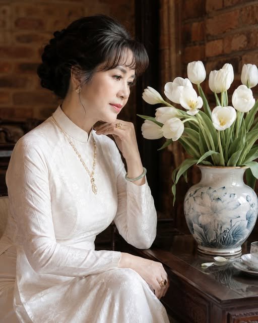 EM ĐỢI, tác giả Nga Lê